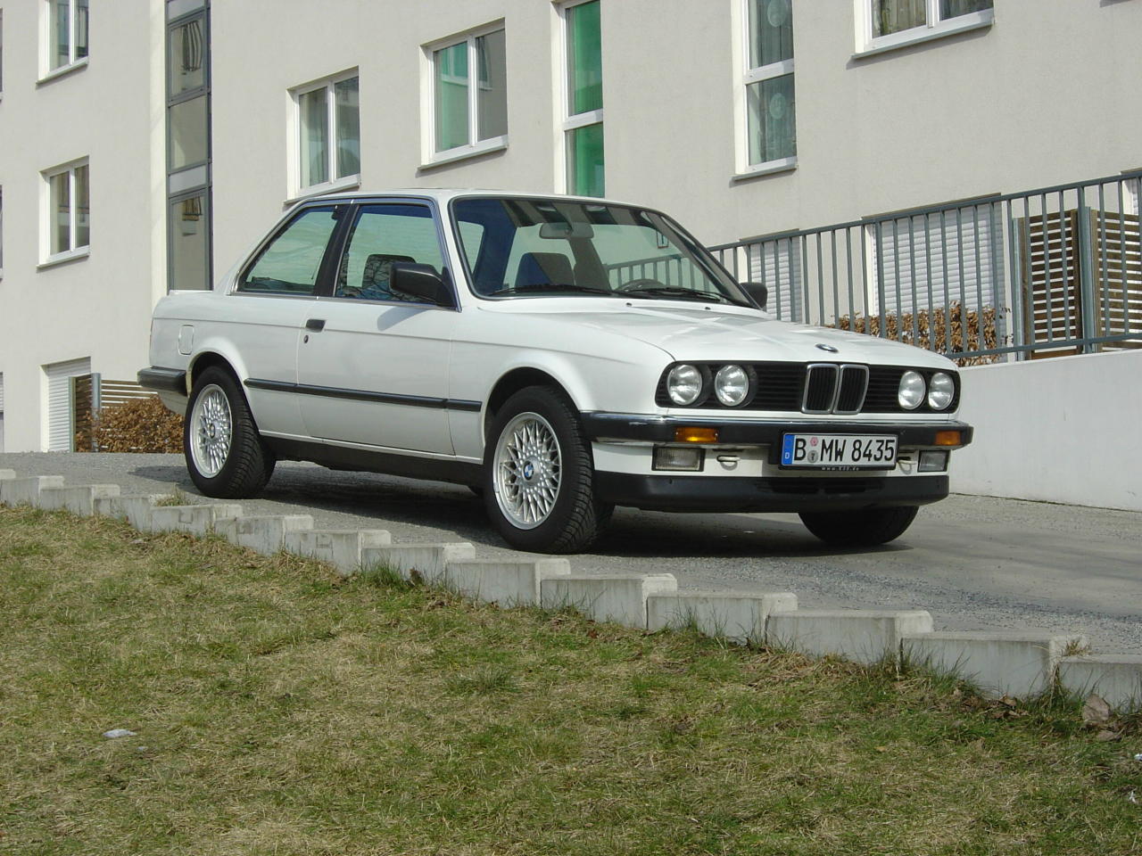 bmw_e30_tvuj-nick.jpg